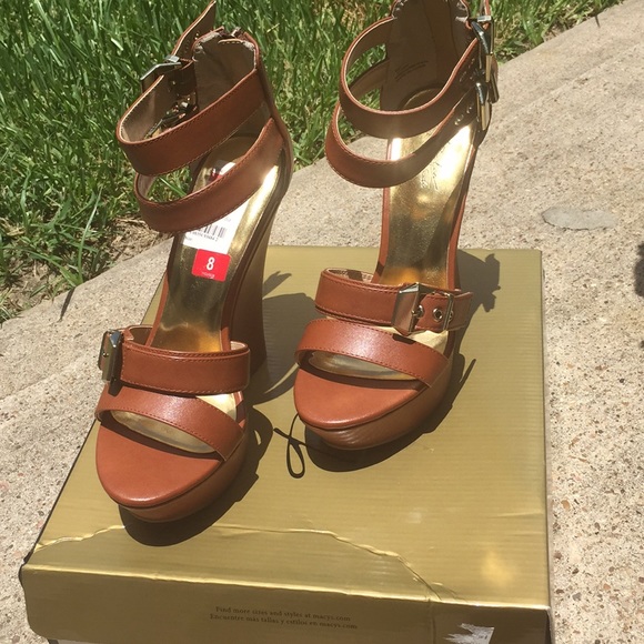 Classy light brown wedges. - Picture 5 of 5